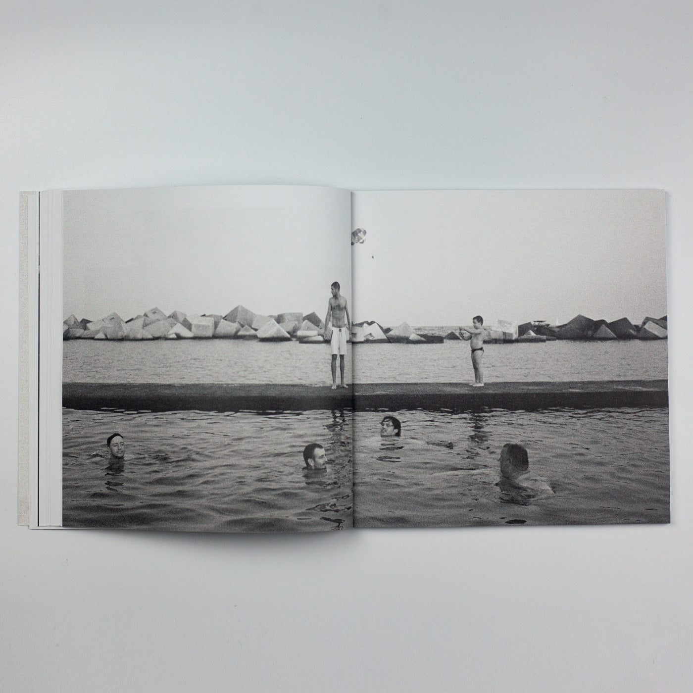Cult "Sleepless in España" Book