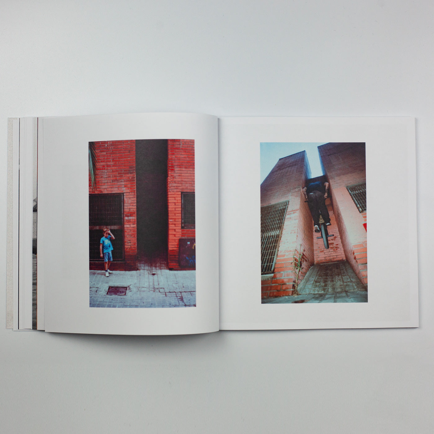 Cult "Sleepless in España" Book